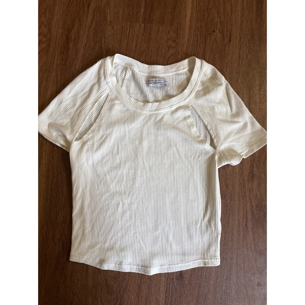 Urban Outfitters White Ribbed Cutout Shoulder Crop Top Short‎ Sleeve Size L